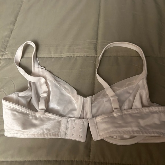 Playtex Secrets Feel Gorgeous Lace UW Bra Size 38C - Picture 3 of 5
